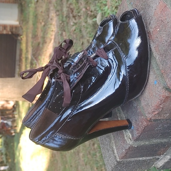 Moschino Cheap & Chic Vintage Patent Leather Peep Toe Heel Size 6 (3358)